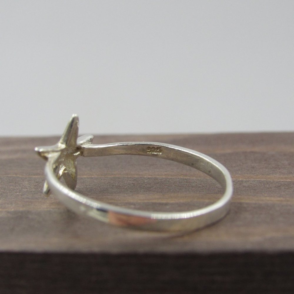 Size 8.75 Sterling Silver Small Star Band Ring - Picture 5 of 8
